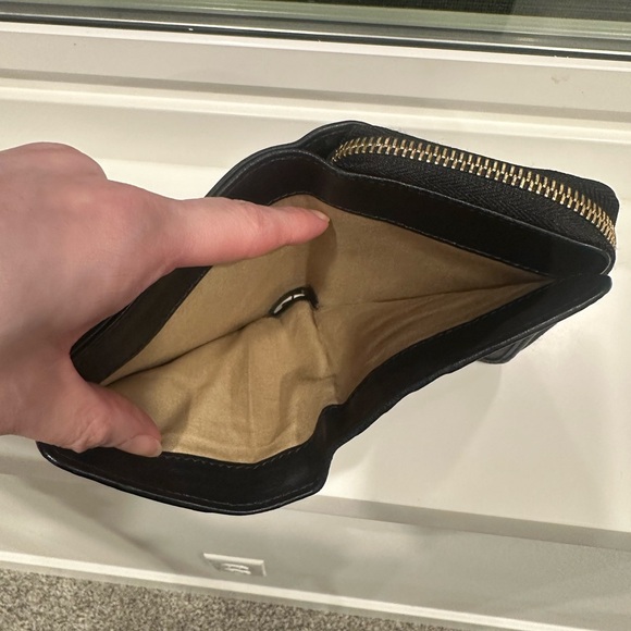 Chloe Two Tone Small Wallet - Picture 6 of 9